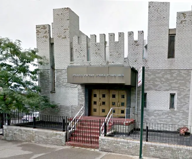 Photo of a synagogue vaguely in the shape of a castle